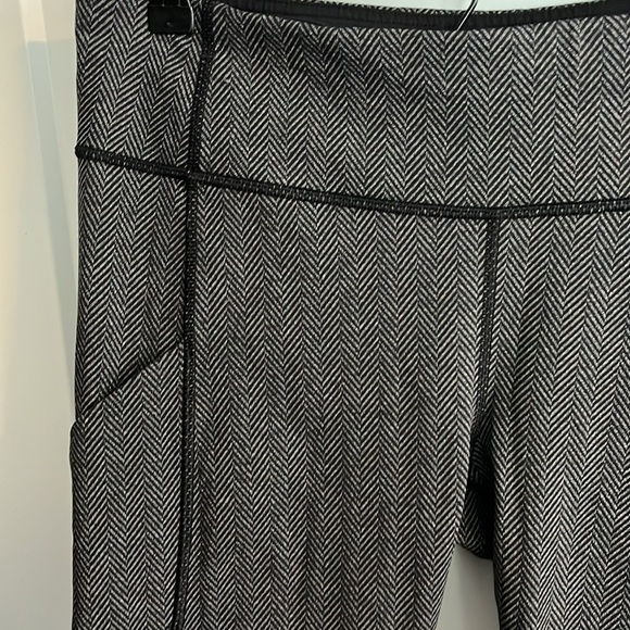 Lululemon Herringbone Speed Crop Pants EUC - Picture 5 of 13
